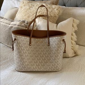 Michael Kors tote, wallet and insert.